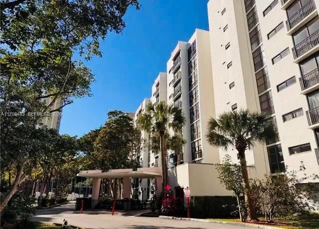 17011 N Bay Road 104, Sunny Isles Beach, FL 33160