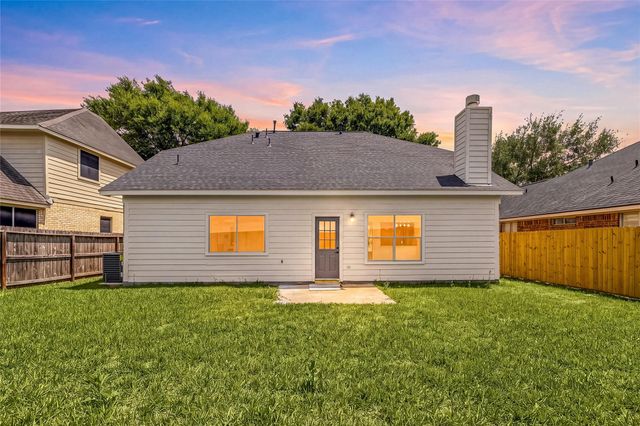 22743 W Waterlake Drive, Richmond, TX 77406