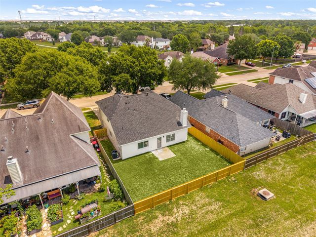 22743 W Waterlake Drive, Richmond, TX 77406