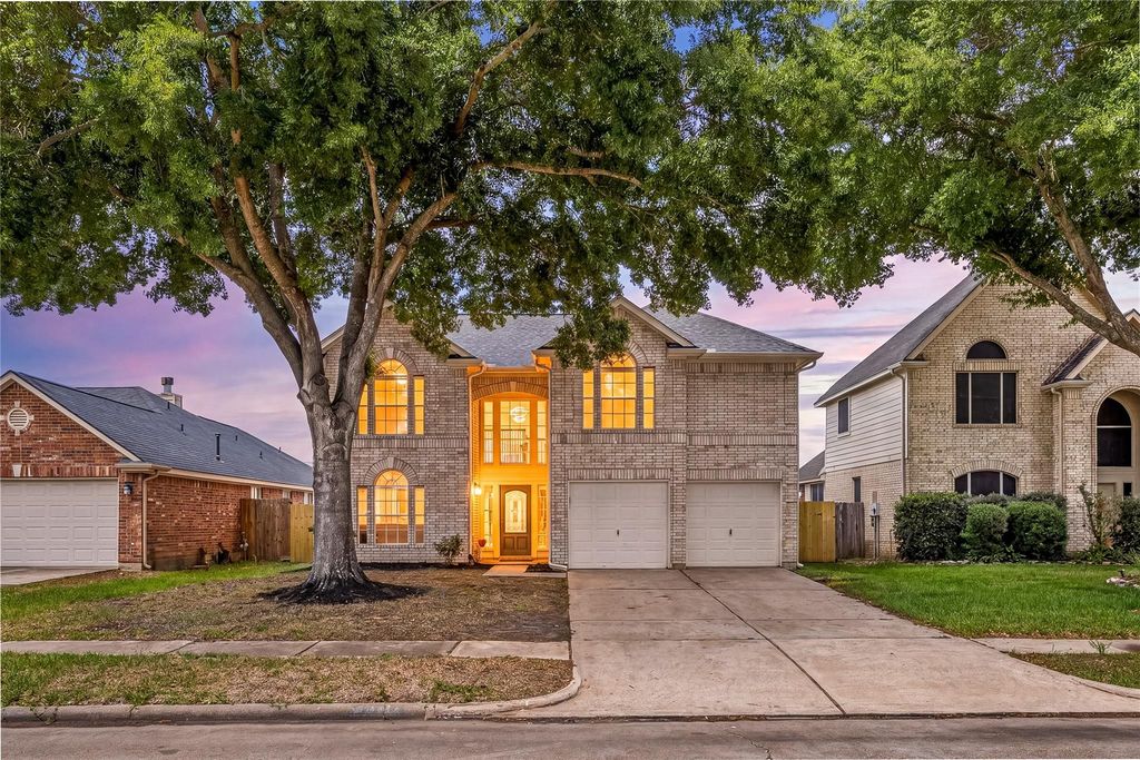 22743 W Waterlake Drive, Richmond, TX 77406