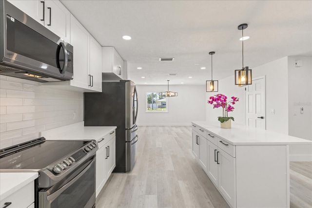 918 N ATMORE CIRCLE, Deltona, FL 32725