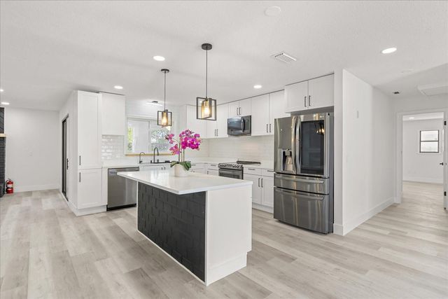 918 N ATMORE CIRCLE, Deltona, FL 32725