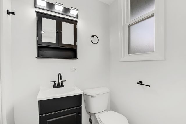 18548 Lyn Court, Homewood, IL 60430