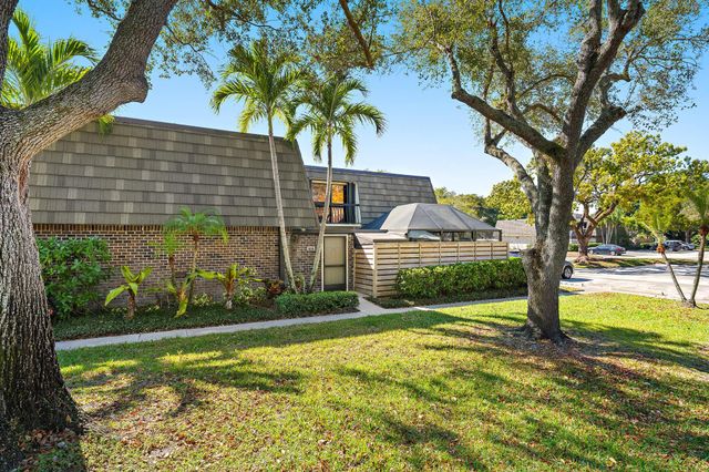 1213 12th Terrace 1213, Palm Beach Gardens, FL 33418