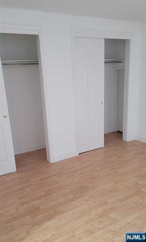 40 Meadowview Court, Leonia, NJ 07605