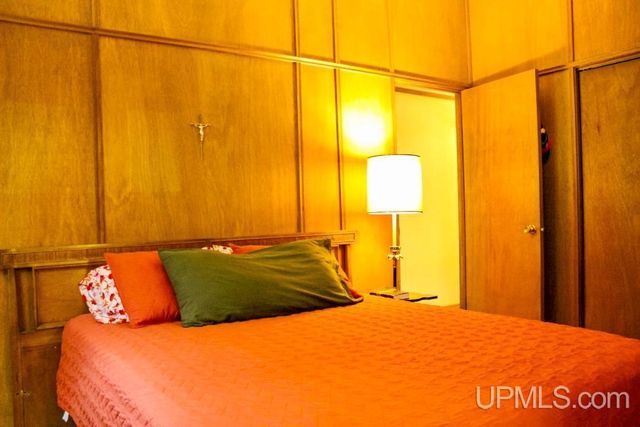 21703 Peepsock Road, Houghton, MI 49931