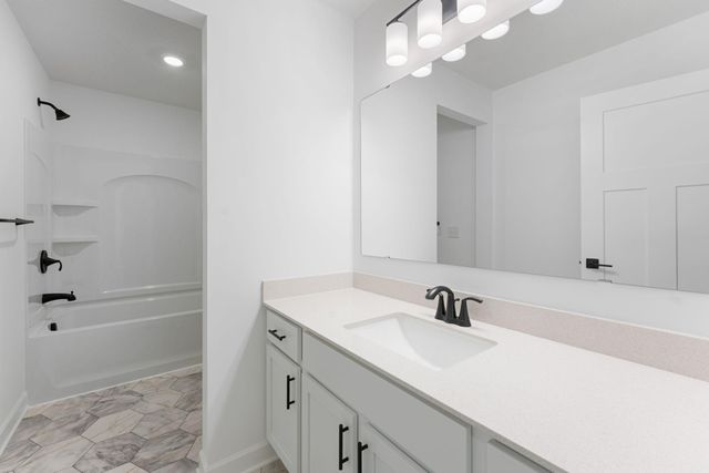 7551 Upper 42nd Street N, Oakdale, MN 55128