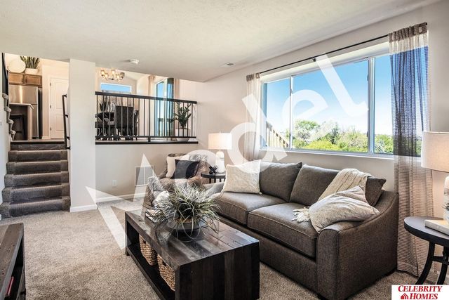 10706 Portage Drive, Papillion, NE 68046