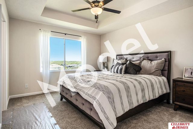 10706 Portage Drive, Papillion, NE 68046