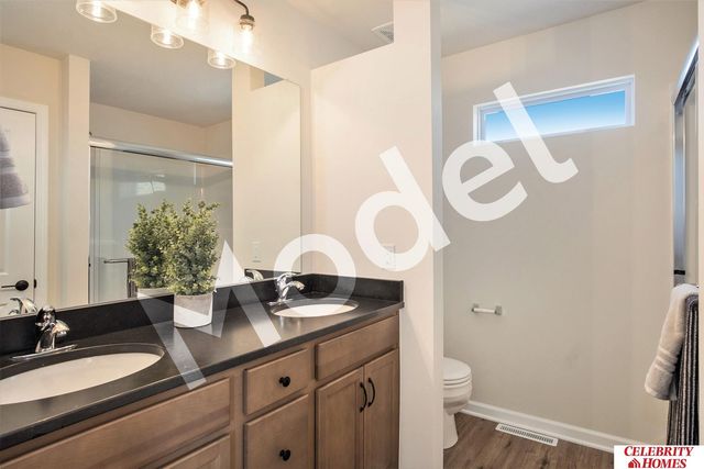 10706 Portage Drive, Papillion, NE 68046