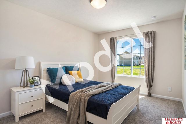 10706 Portage Drive, Papillion, NE 68046