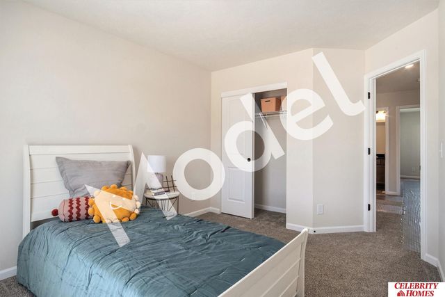 10706 Portage Drive, Papillion, NE 68046