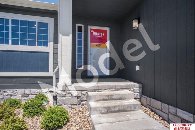 10706 Portage Drive, Papillion, NE 68046