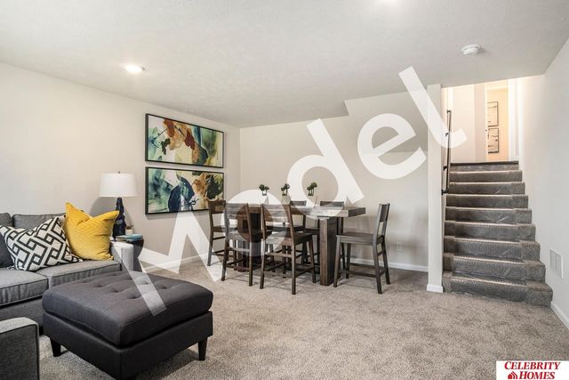 10706 Portage Drive, Papillion, NE 68046