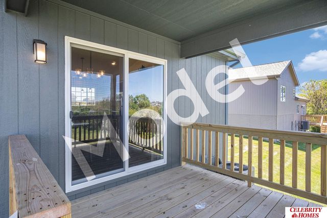 10706 Portage Drive, Papillion, NE 68046