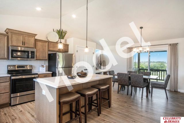 10706 Portage Drive, Papillion, NE 68046