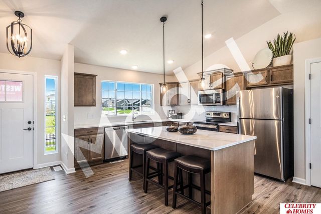 10706 Portage Drive, Papillion, NE 68046