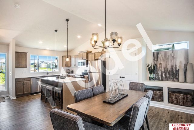 10706 Portage Drive, Papillion, NE 68046