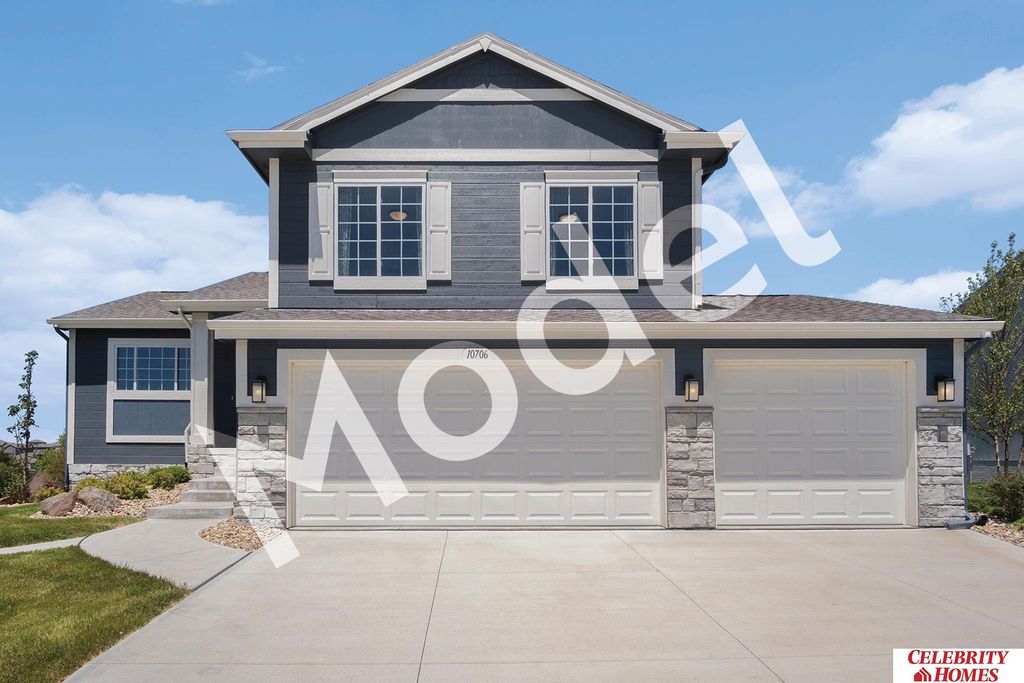 10706 Portage Drive, Papillion, NE 68046
