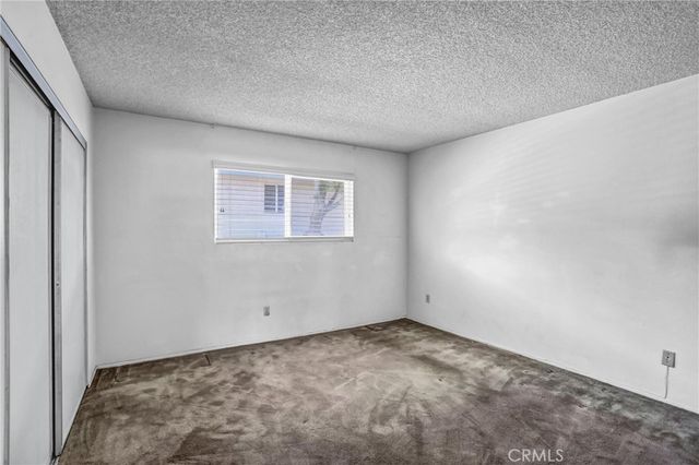 2891 Canyon Crest 15, Riverside, CA 92507