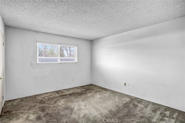 2891 Canyon Crest 15, Riverside, CA 92507