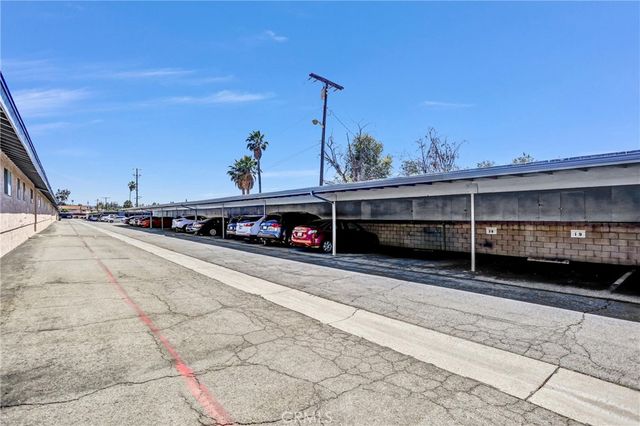 2891 Canyon Crest 15, Riverside, CA 92507
