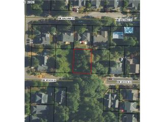 3811 Sw VESTA St, Portland, OR 97219