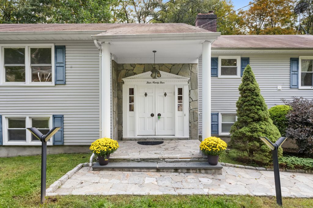 494 Sawmill Road, Stamford, CT 06903