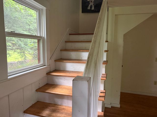 138 Sunset Ave, Amherst, MA 01002