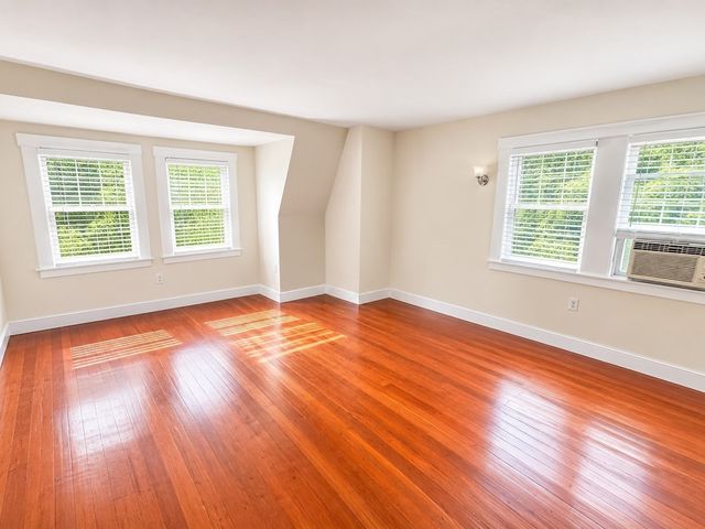 138 Sunset Ave, Amherst, MA 01002