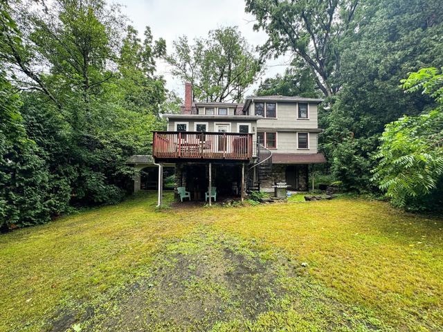 138 Sunset Ave, Amherst, MA 01002