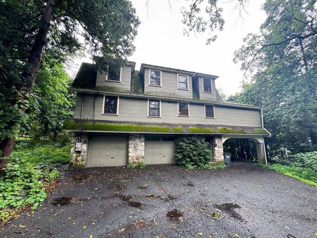 138 Sunset Ave, Amherst, MA 01002