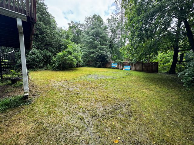 138 Sunset Ave, Amherst, MA 01002