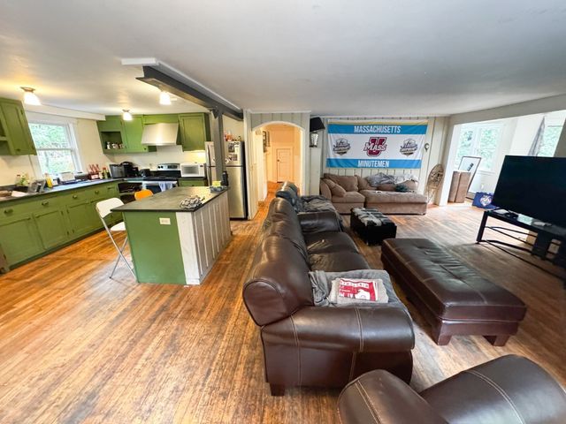 138 Sunset Ave, Amherst, MA 01002