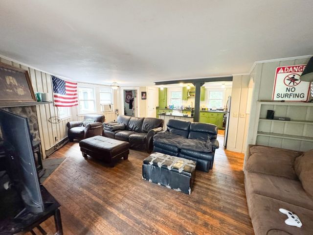 138 Sunset Ave, Amherst, MA 01002