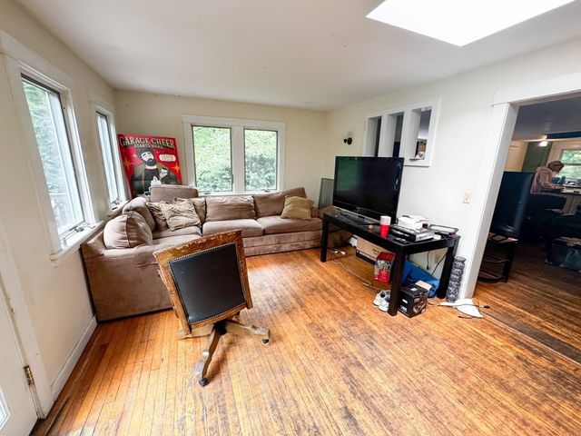 138 Sunset Ave, Amherst, MA 01002