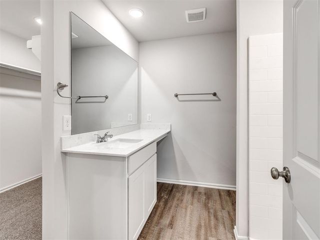 929 S Buffalo Lane, Mustang, OK 73064