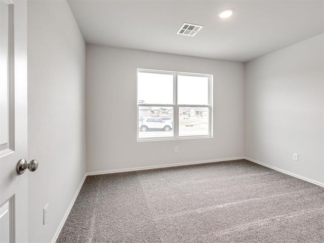 929 S Buffalo Lane, Mustang, OK 73064