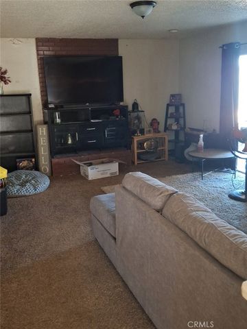 15847 Fresno, Victorville, CA 92395