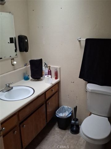 15847 Fresno, Victorville, CA 92395