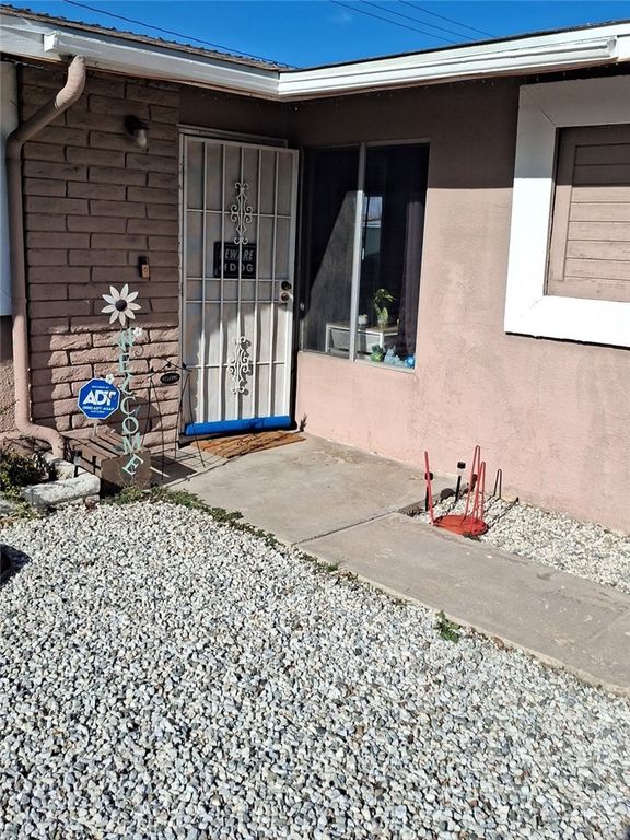 15847 Fresno, Victorville, CA 92395