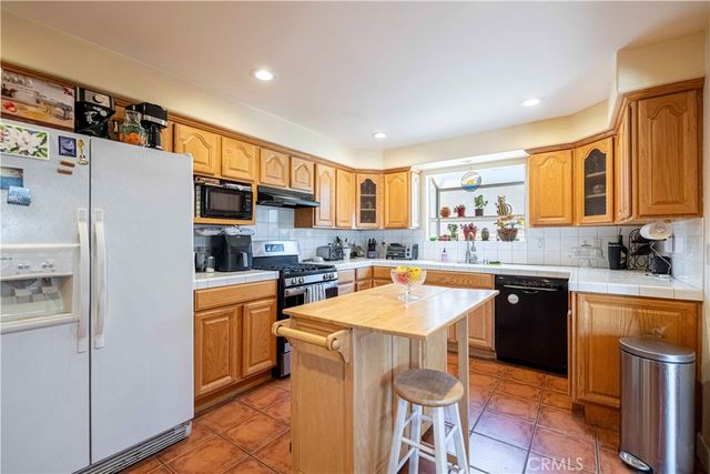 6574 Franrivers Avenue, West Hills, CA 91307