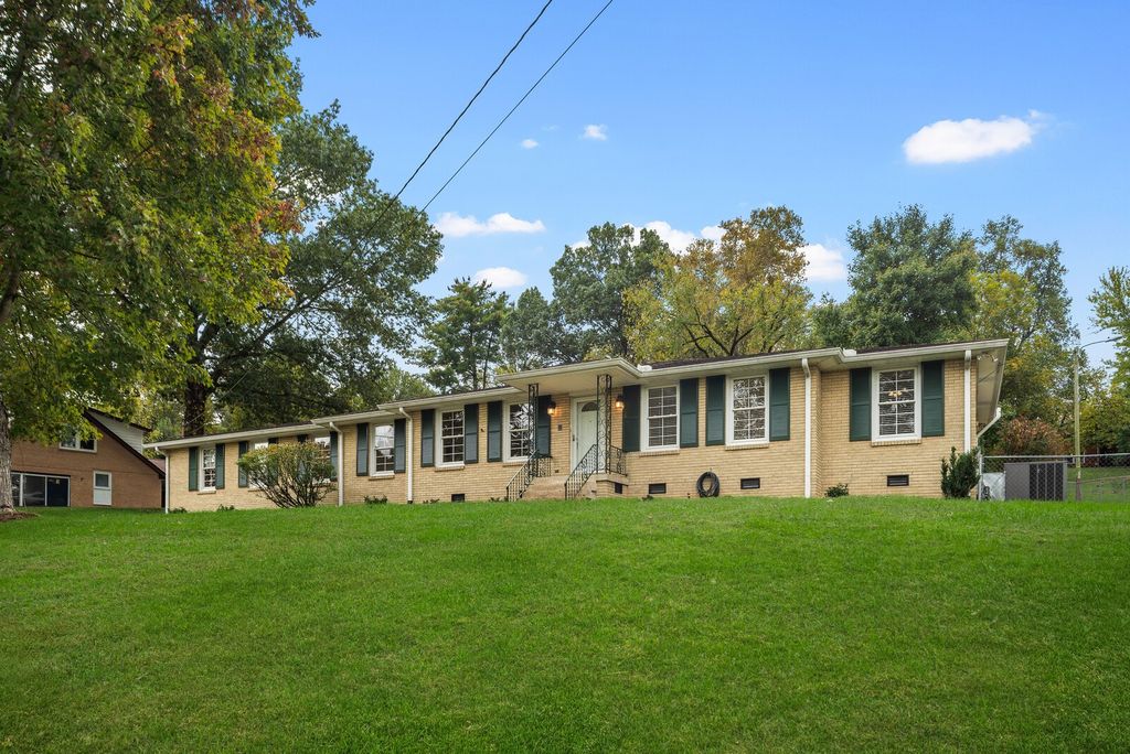 2019 Hickory Hill Ln, Hermitage, TN 37076