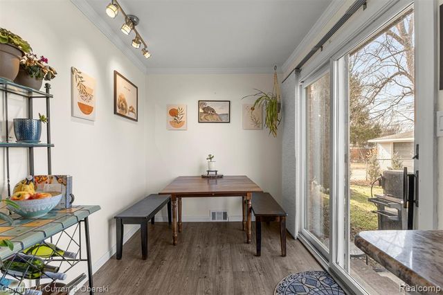 9329 Merriman Road, Livonia, MI 48150