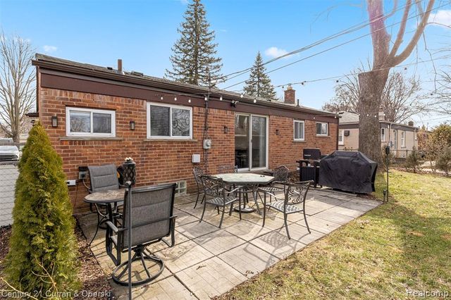 9329 Merriman Road, Livonia, MI 48150