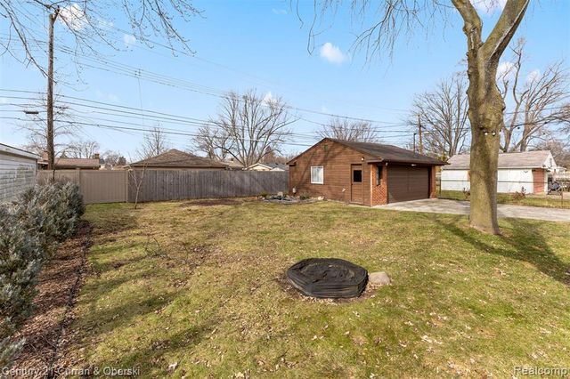 9329 Merriman Road, Livonia, MI 48150