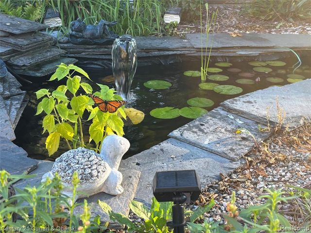 9329 Merriman Road, Livonia, MI 48150