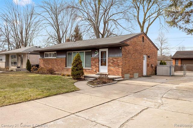 9329 Merriman Road, Livonia, MI 48150