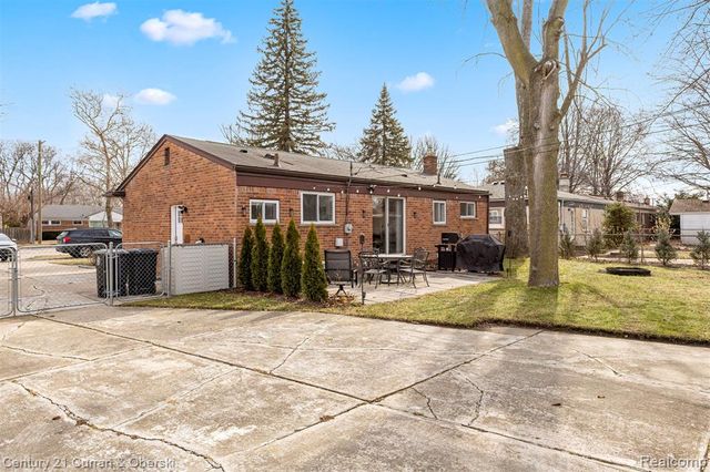 9329 Merriman Road, Livonia, MI 48150