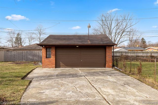 9329 Merriman Road, Livonia, MI 48150